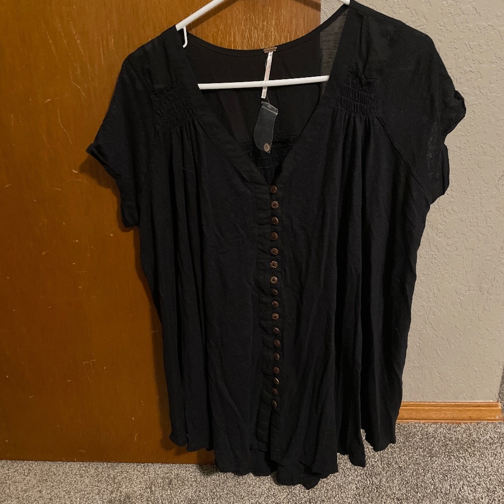 Flow-y black shirt